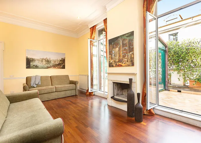 Prestigious Penthouse Piazza Barberini *
