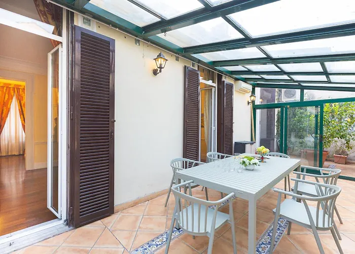 Prestigious Penthouse Piazza Barberini Rom