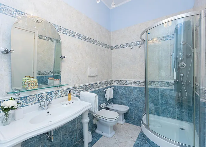Prestigious Penthouse Piazza Barberini * Rom