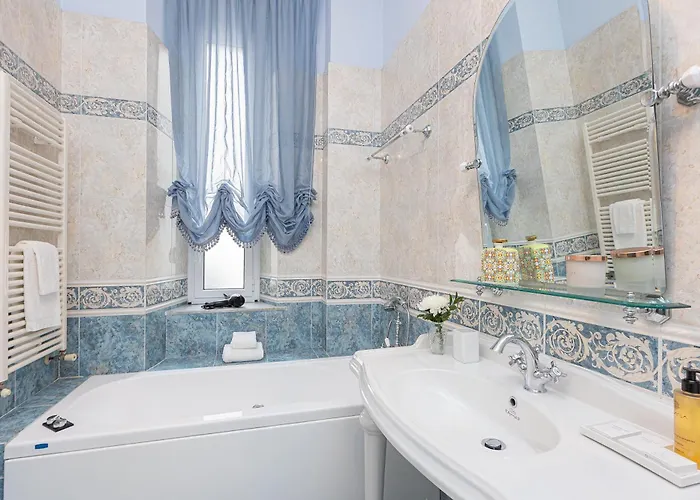 Prestigious Penthouse Piazza Barberini Apartment Rom