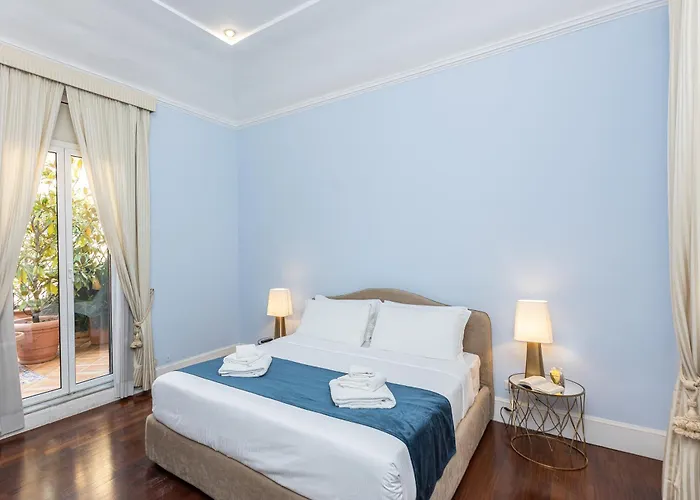 Prestigious Penthouse Piazza Barberini Apartment Rom