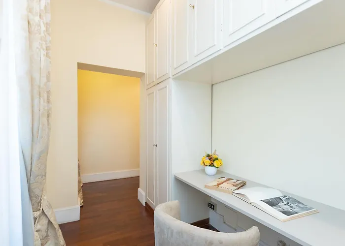 Prestigious Penthouse Piazza Barberini * Rom