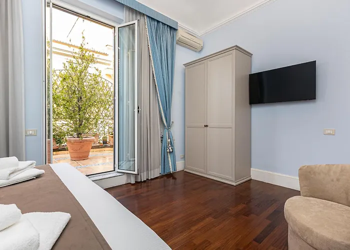 Prestigious Penthouse Piazza Barberini *