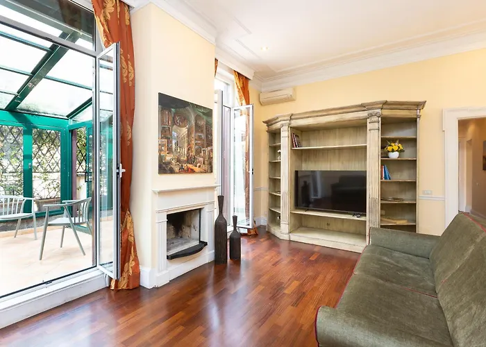 Apartment Prestigious Penthouse Piazza Barberini Rom