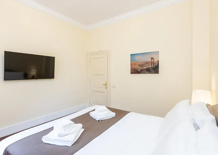 Prestigious Penthouse Piazza Barberini * Rom