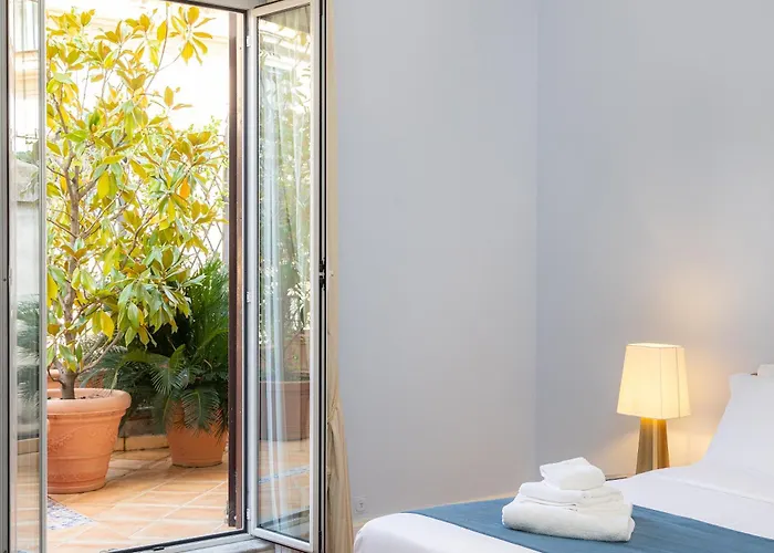 Prestigious Penthouse Piazza Barberini Apartment Rom