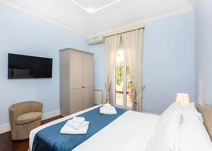 Prestigious Penthouse Piazza Barberini Apartment Rom