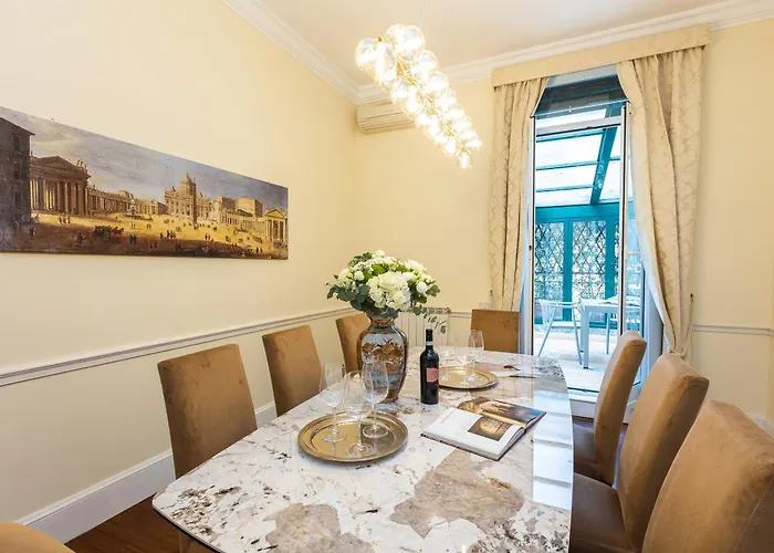 Prestigious Penthouse Piazza Barberini Apartment Rom