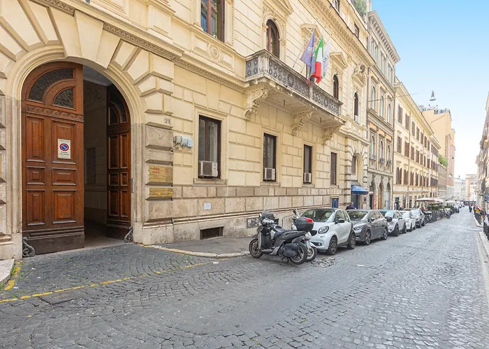 Prestigious Penthouse Piazza Barberini Apartment